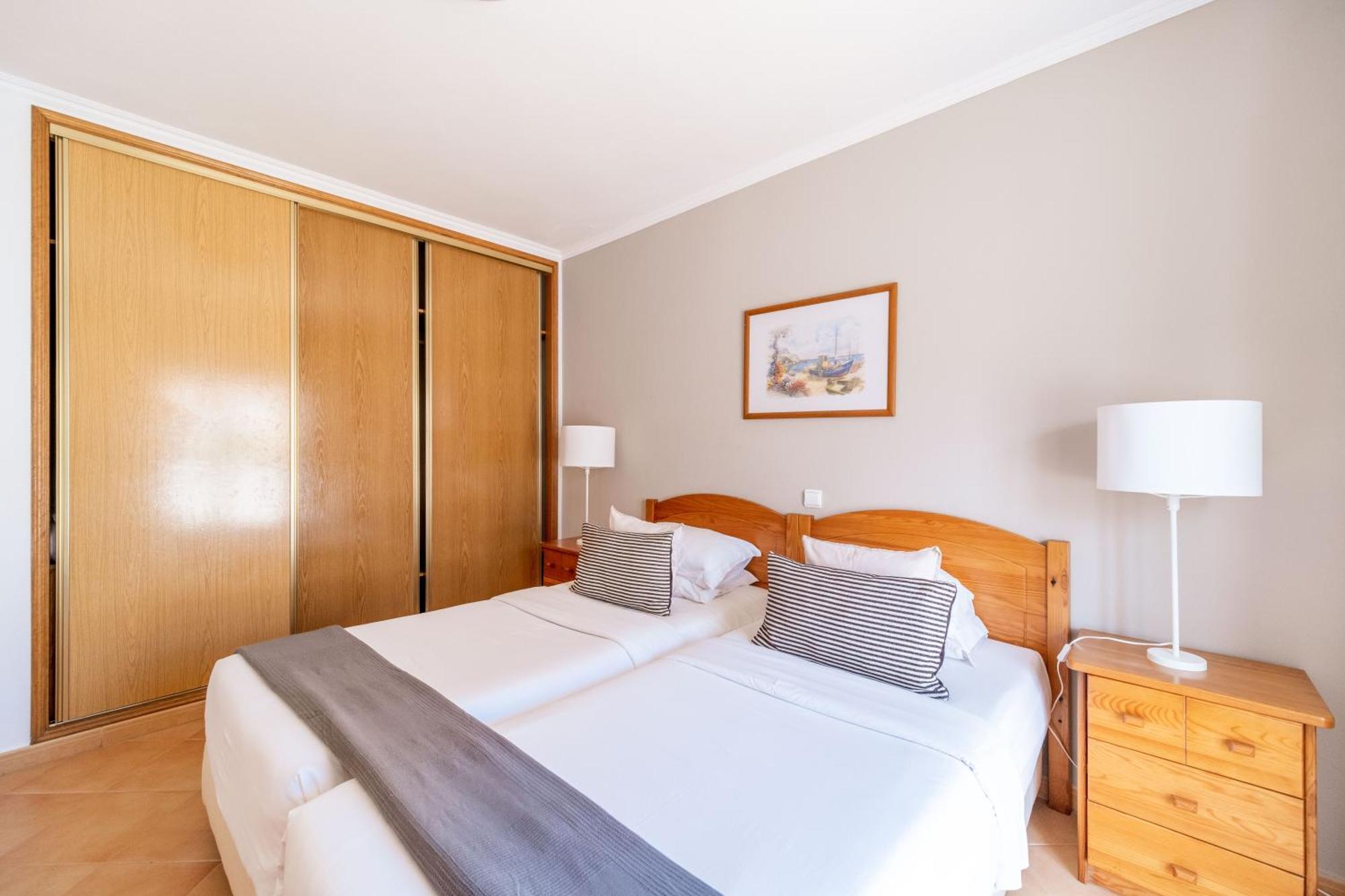 Oasis Beach Apartments Praia Da Luz Bilik gambar
